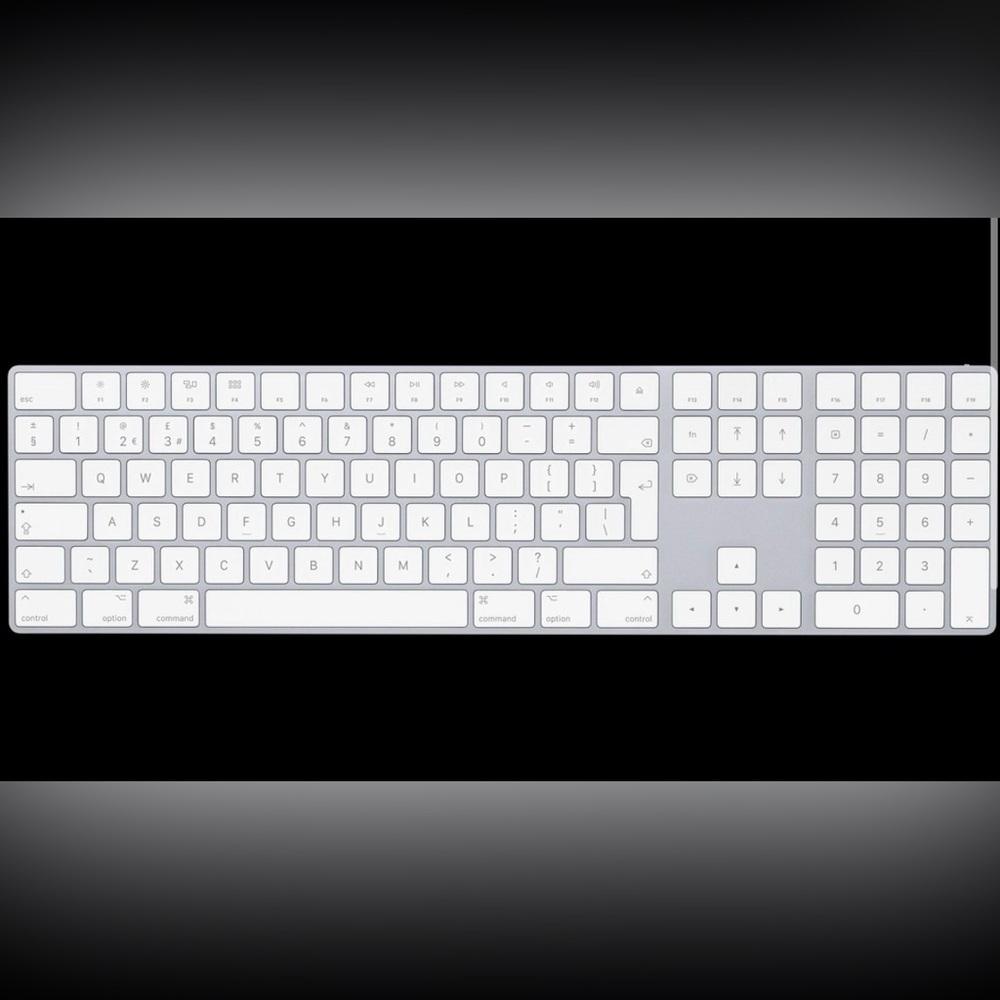 Apple Magic Keyboard with Numeric Keypad - Picture 7 of 10